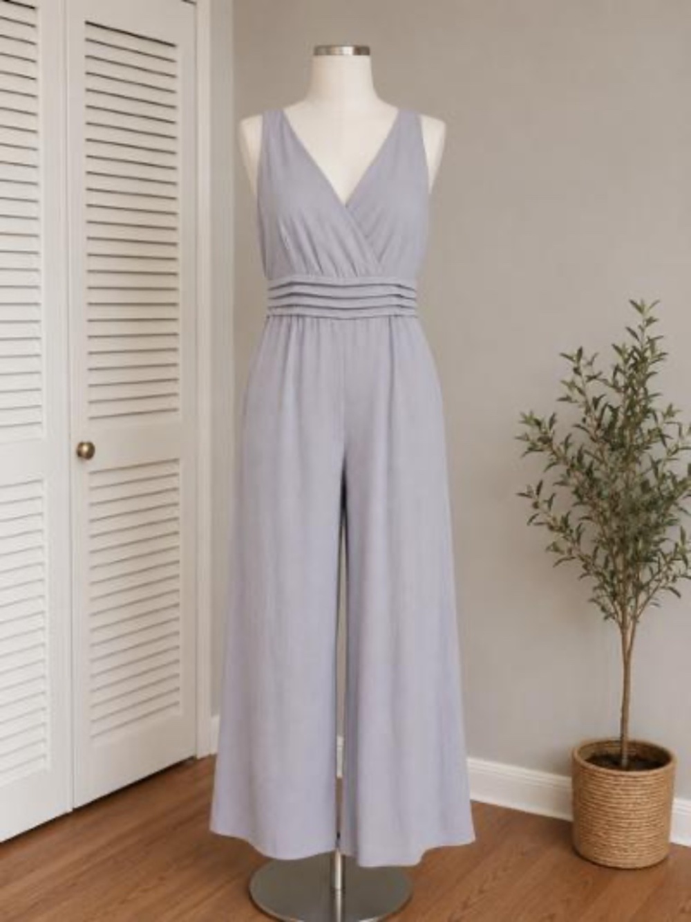 Light Gray Wide Leg Jumpsuit Size Large